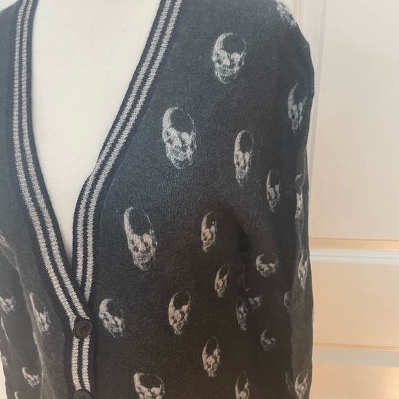Skull Print Cashmere Cardigan from 360 CASHMERE - Picture 5 of 10